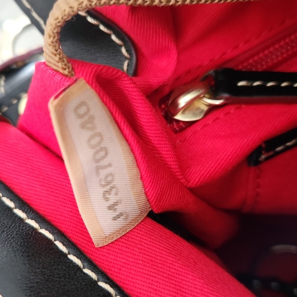 Dooney & Bourke, Black Leather Hobo Shoulder Bag - Picture 11 of 16